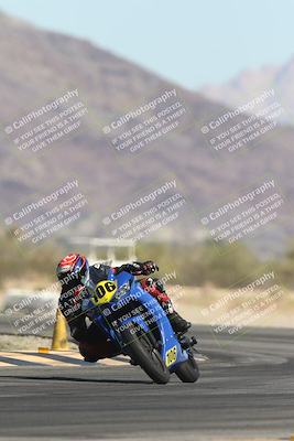 media/Oct-30-2025-Racers Edge (Thu) [[dabbdaf680]]/3-B Group/Session 2 (Turn 14)/